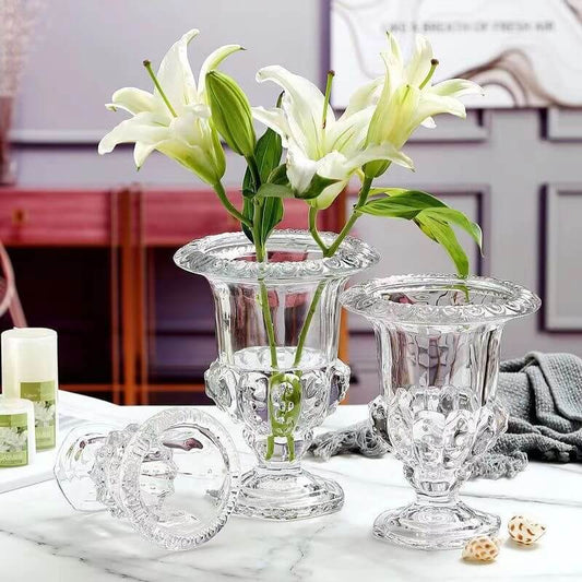 Elevate your space with this vintage home decor centerpiece – an elegantly ribbed glass vase that beautifully showcases roses, tulips, carnations, orchids, sunflowers, and various artificial and dried flower stems. 🌻