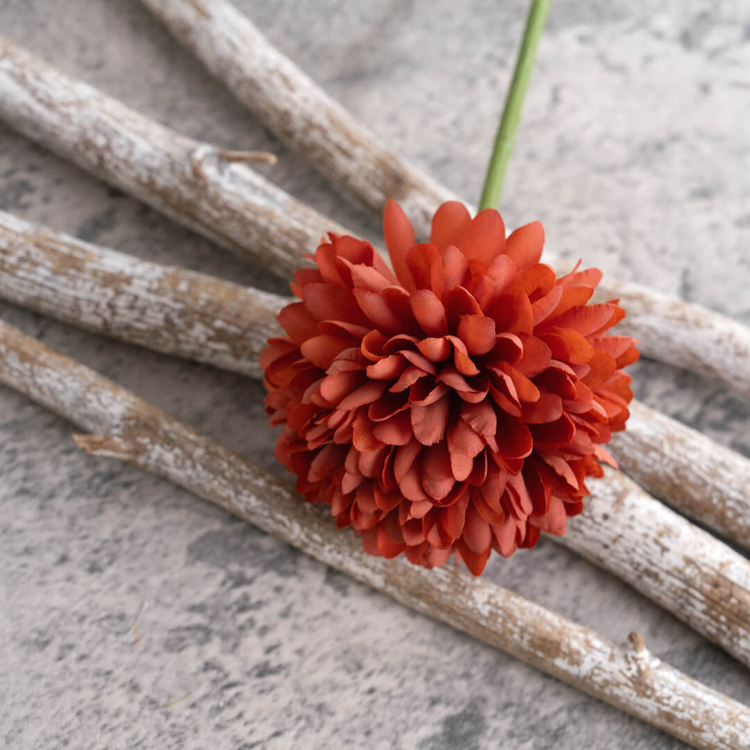 Orange blossoms create a bright and joyful atmosphere, making them a captivating choice from our Premium Artificial Dandelion and Faux Flowers. ๐ผ