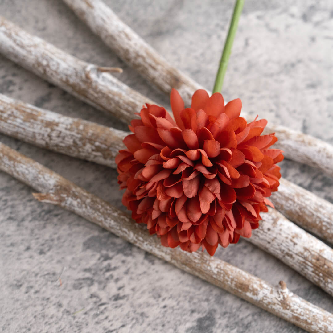 Orange blossoms create a bright and joyful atmosphere, making them a captivating choice from our Premium Artificial Dandelion and Faux Flowers. 🌼