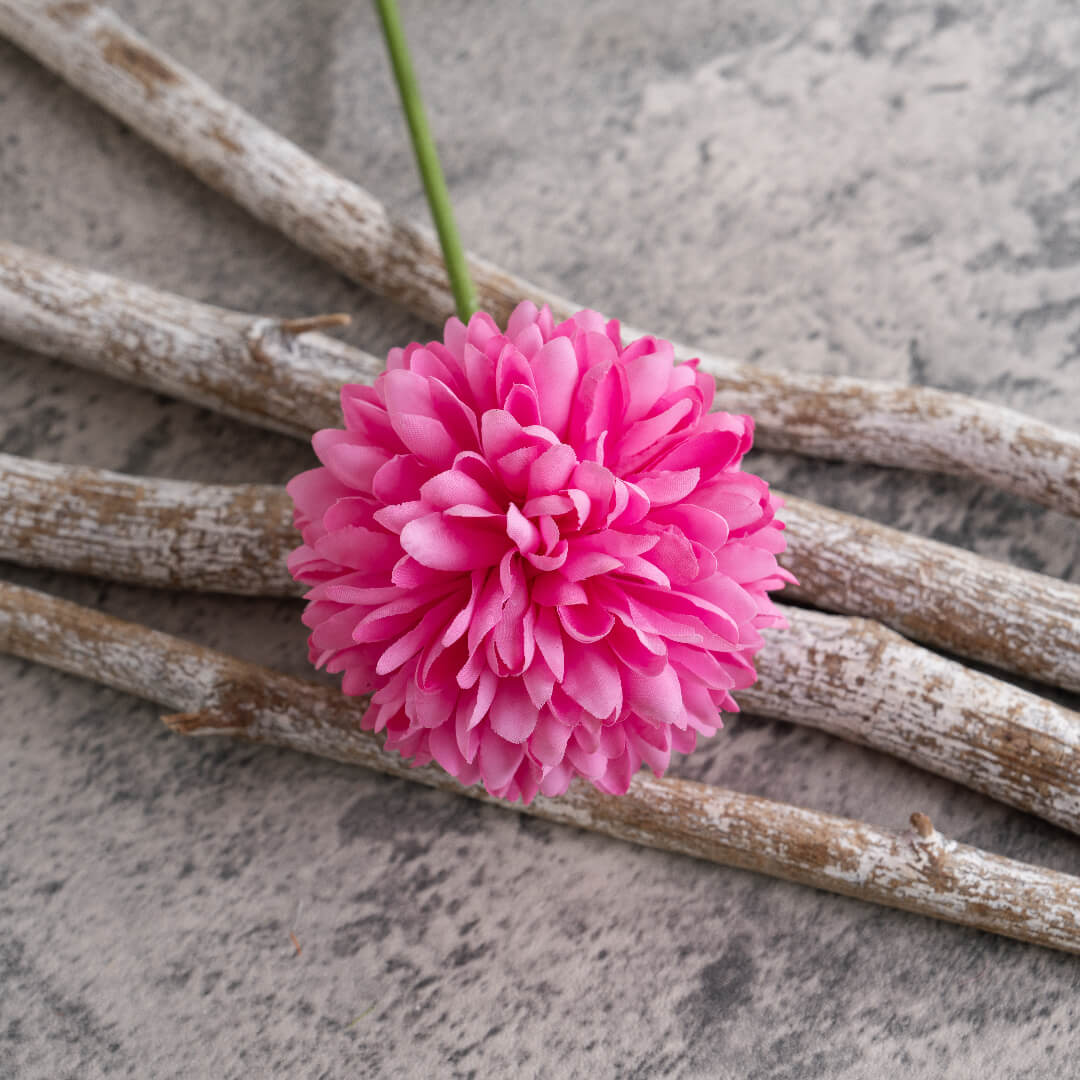The delightful combination of pink blossoms brings warmth and sweetness, a charming selection from our Premium Artificial Dandelion and Faux Flowers. 🌼