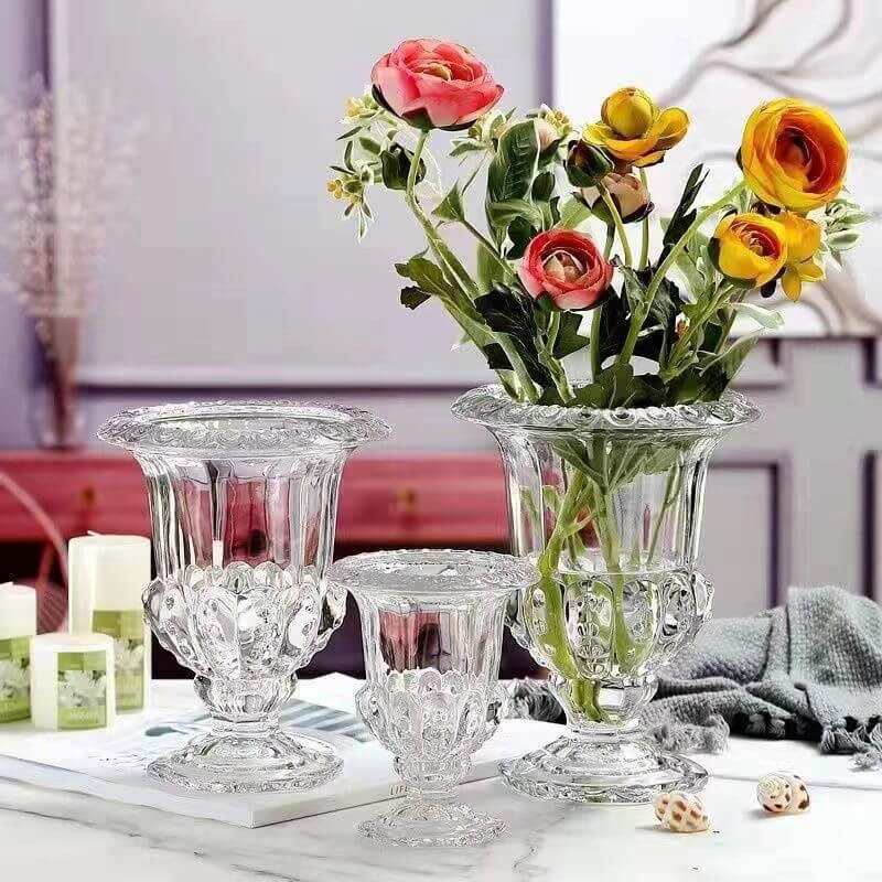 Experience transparent beauty with this handmade glass vase from our vintage home decor series, designed to complement roses, tulips, carnations, orchids, sunflowers, and various artificial and dried flower stems. 🌻