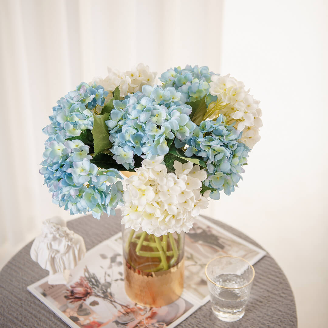 Hydrangea arrangement in vase, beautiful and colorful.