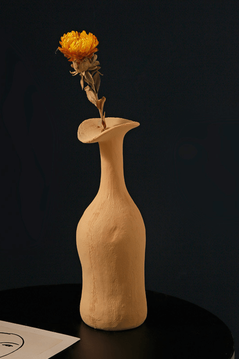 Minimalist Decor Ceramic Vases - Minimalist style ceramic vases for elegant decor.