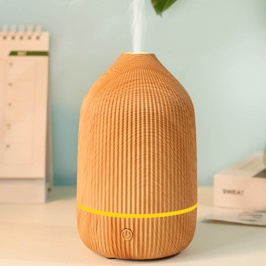 SereneVase Diffuser - Wood Grain Design, Merging Elegance with Nature.