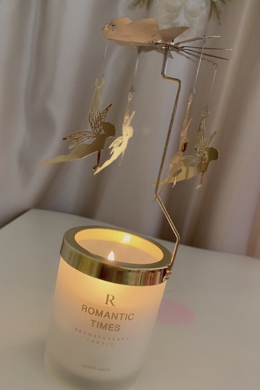 Display images of Camellia Aromatherapy Candle.