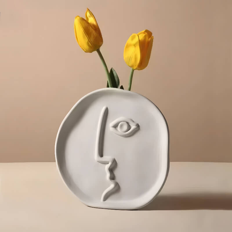  Single face vase with flower arrangement 2